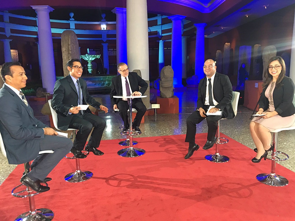 Comisionado Velásquez participa en noticiero Guatevisión