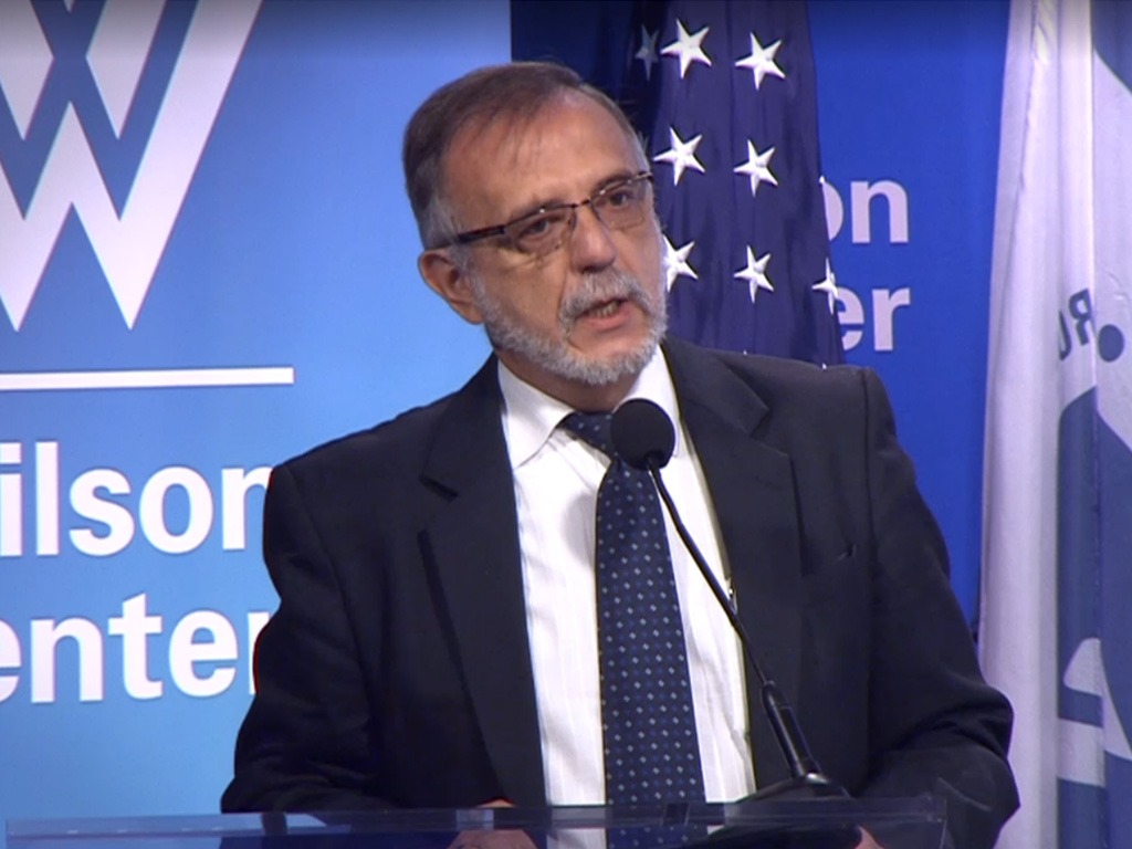 Comisionado conversa en el Wilson Center