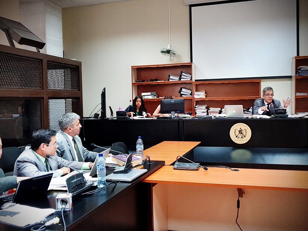 General Erick Melgar Padilla arrestado en la Guardia de Honor