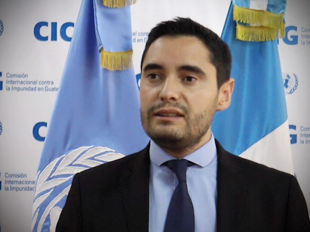 relacionado a la elaboración del reglamento sobre medios del TSE